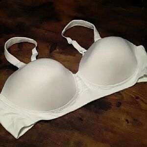 NWOT 42B White Vanity Fair Padded Wirefree Super Soft Bra